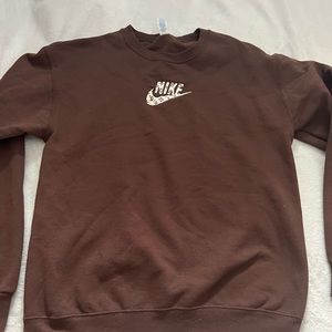 EMBROIDERED CREWNECK!!